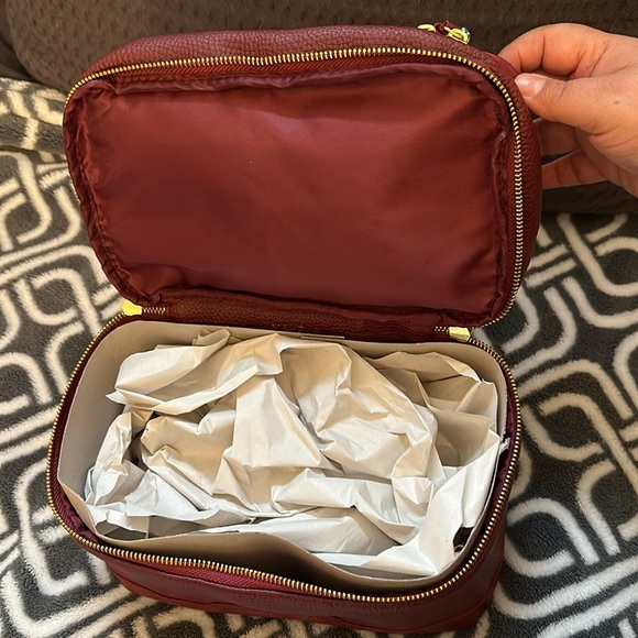 Tartan + Twine Double Zip Cosmetic Box Burgundy - Picture 4 of 4